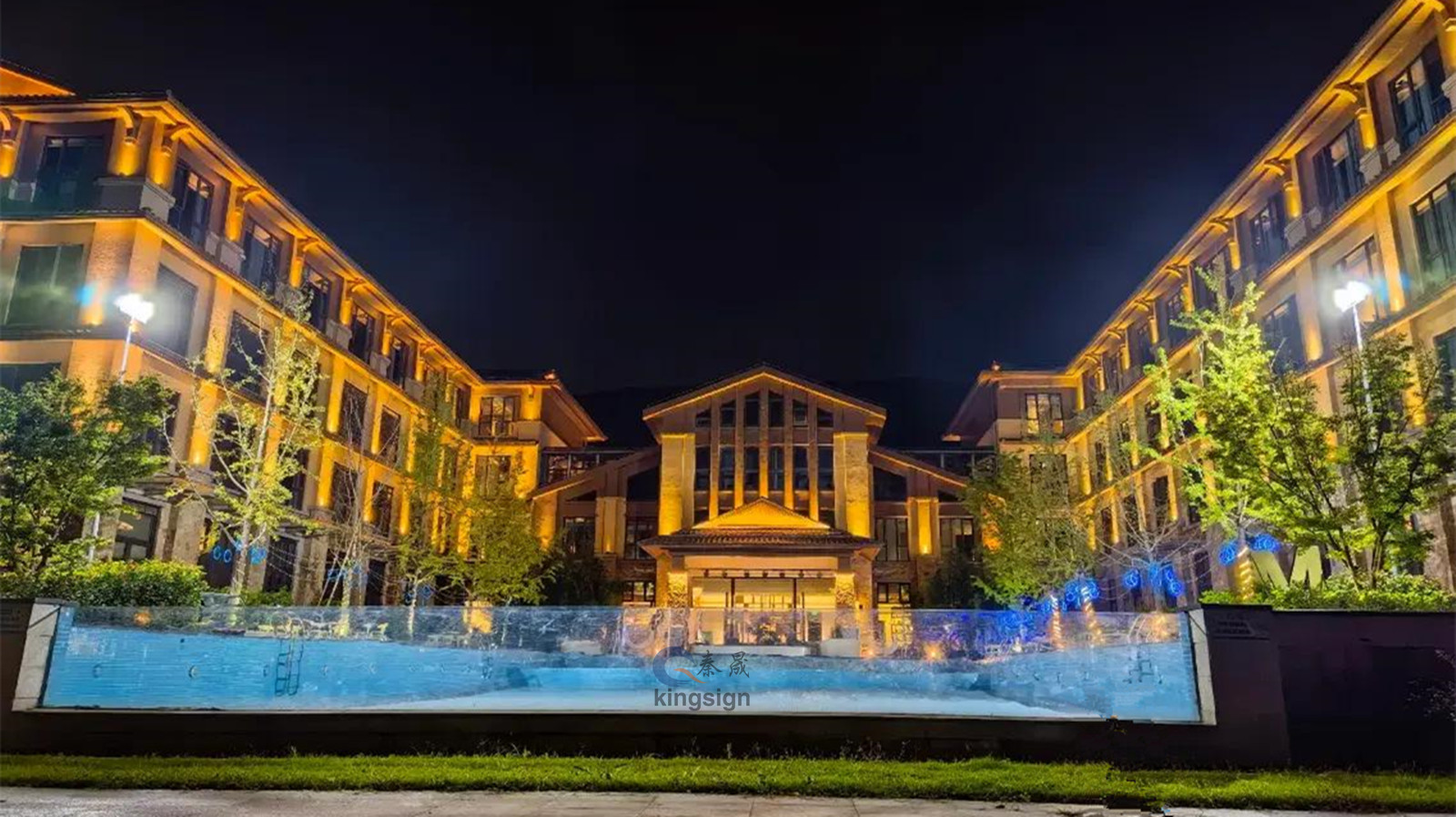 Luxuzko igerilekuko leihorako panel akrilikoa