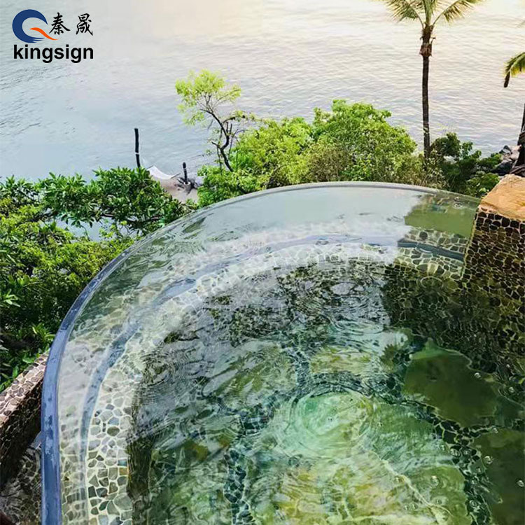 Nola eraldatzen dute igerilekuko leihoek igerilekuen diseinua eta segurtasuna?